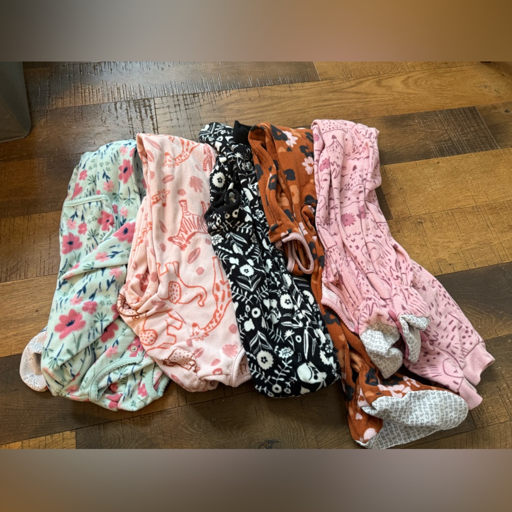 4T fleece footies